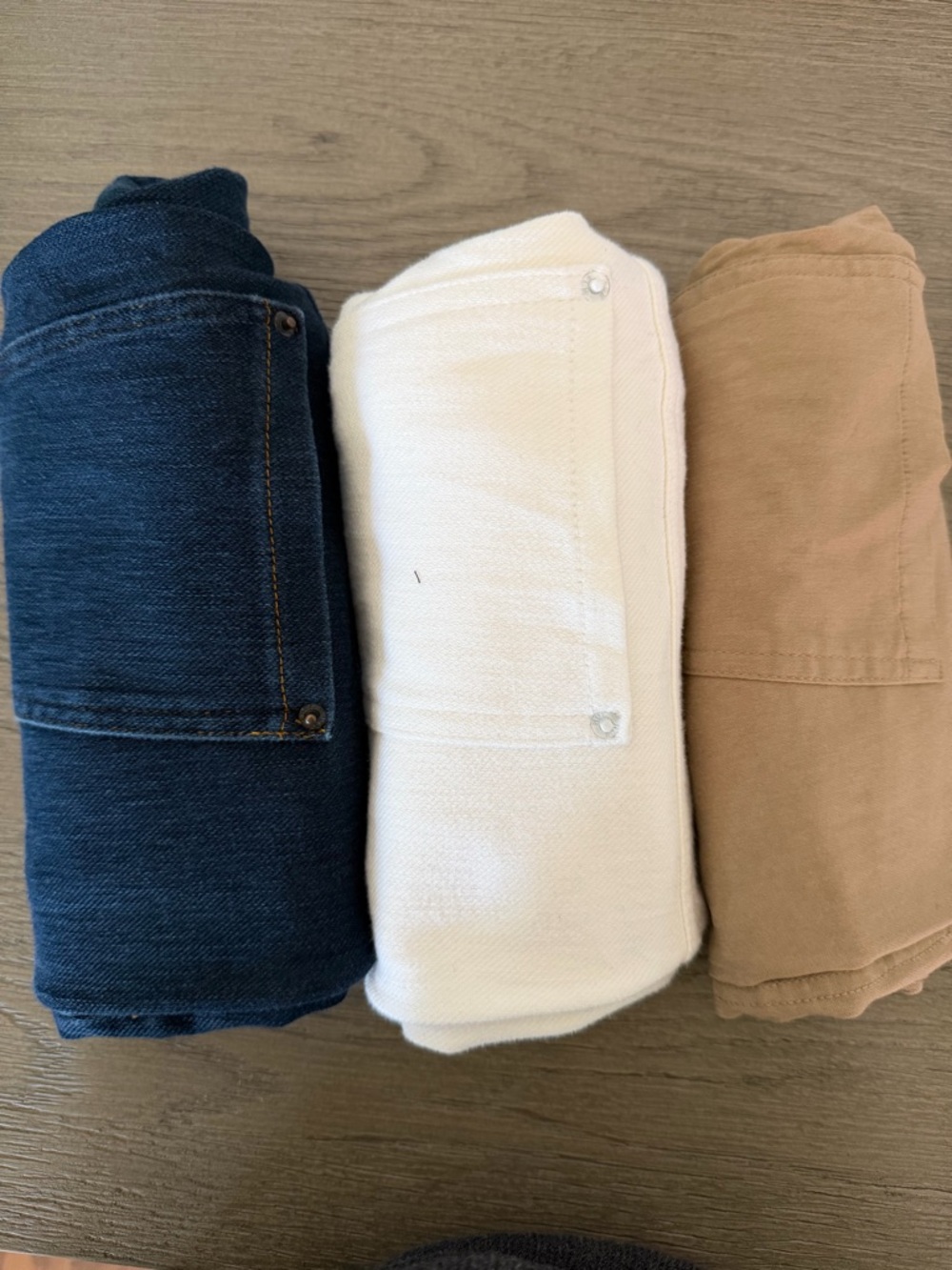 HUE Leggings in Tan & Navy & white. Sz: L